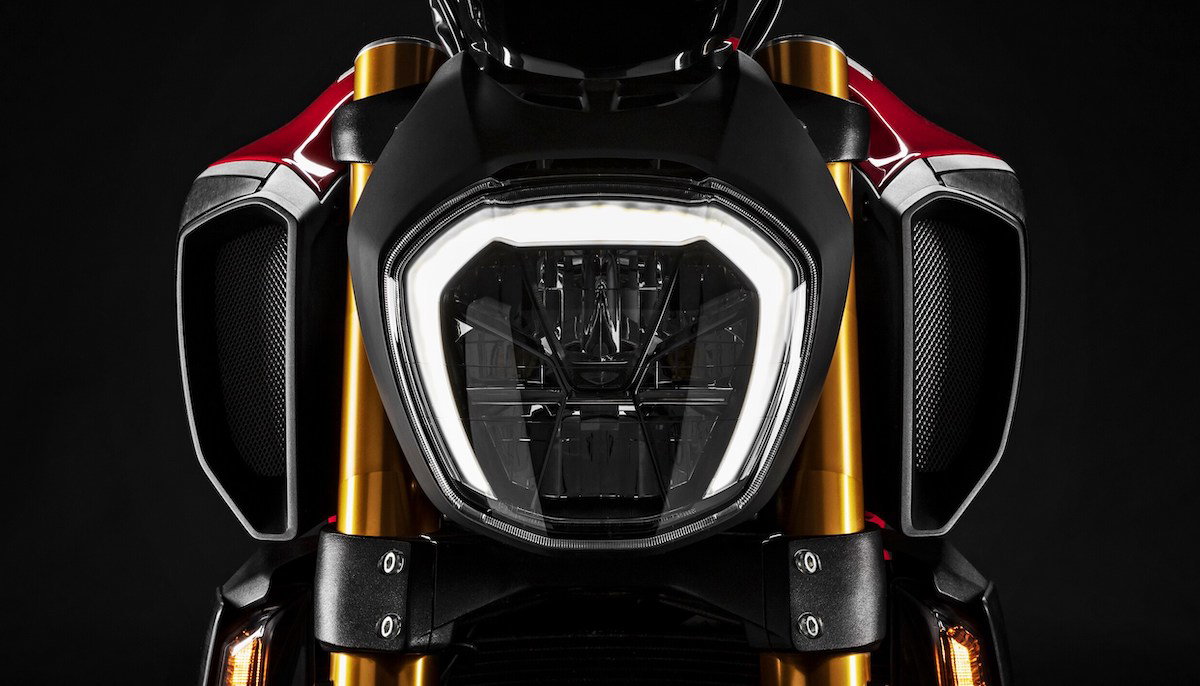MY20_DUCATI_DIAVEL 1260 S_04_UC101624_High.jpg
